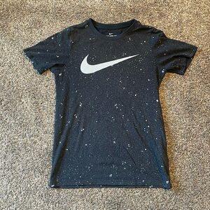 Boys size medium short sleeve Nike tee